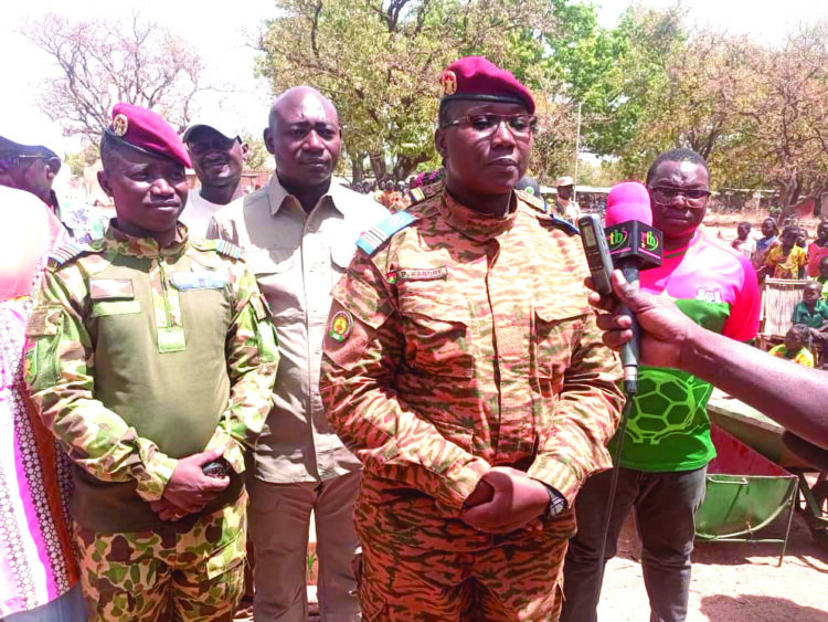 Région des Tannounyan : la ministre Passowendé Pélagie Kabré/Kaboré porte le message de solidarité du président du Faso à une localité reconquise