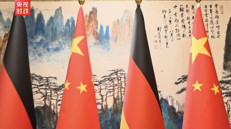Chine: Xi Jinping rencontre le chancelier allemand Friedrich Merz à Beijing