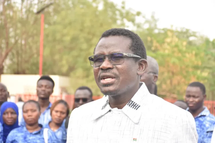 Acte 5 de l’hommage à Sankara : 1 000 élèves mobilisés et 2,5 millions FCFA offerts à l’initiative « Ma brique pour Sankara »