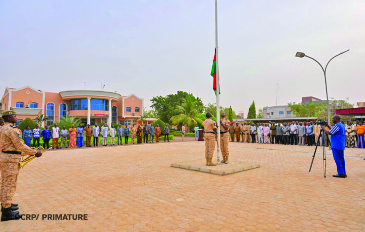 Montée des couleurs à la Primature: le Premier ministre appelle à intensifier l’action gouvernementale au service des populations
