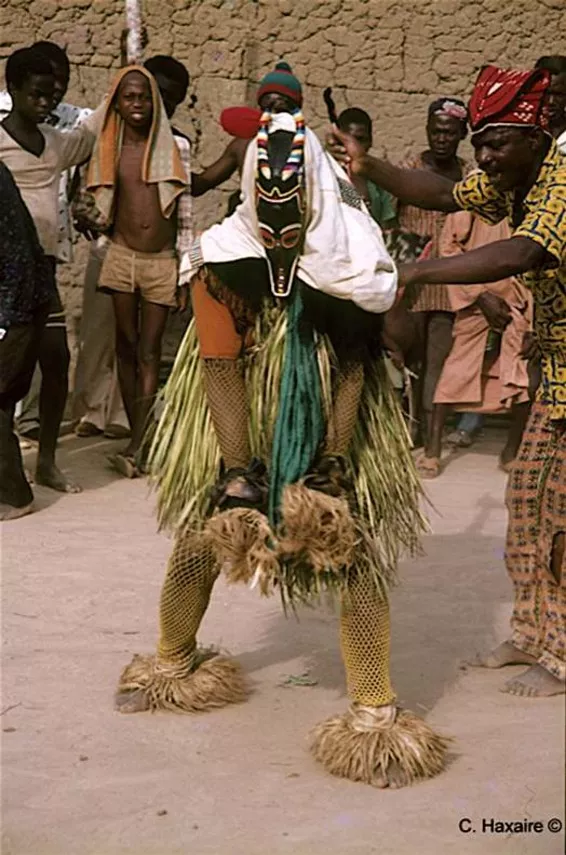 Oralité, Masques et Rites Les Trésors Menacés du Patrimoine Burkinabè