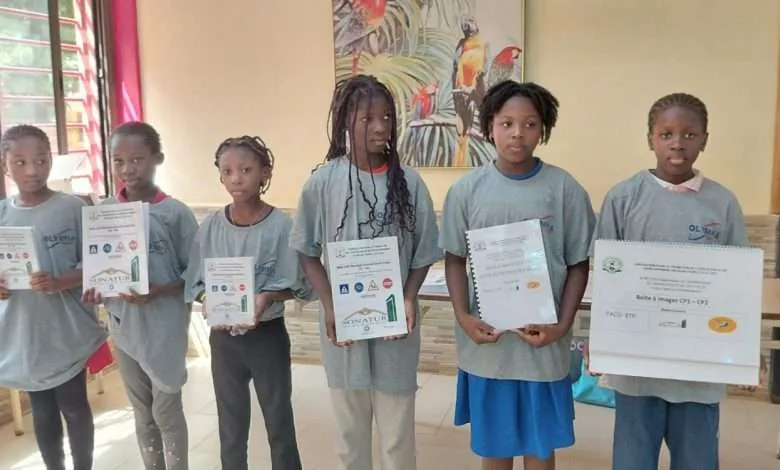 Burkina Faso : Des manuels scolaires innovants pour former les écoliers à la sécurité routière et au secourisme
