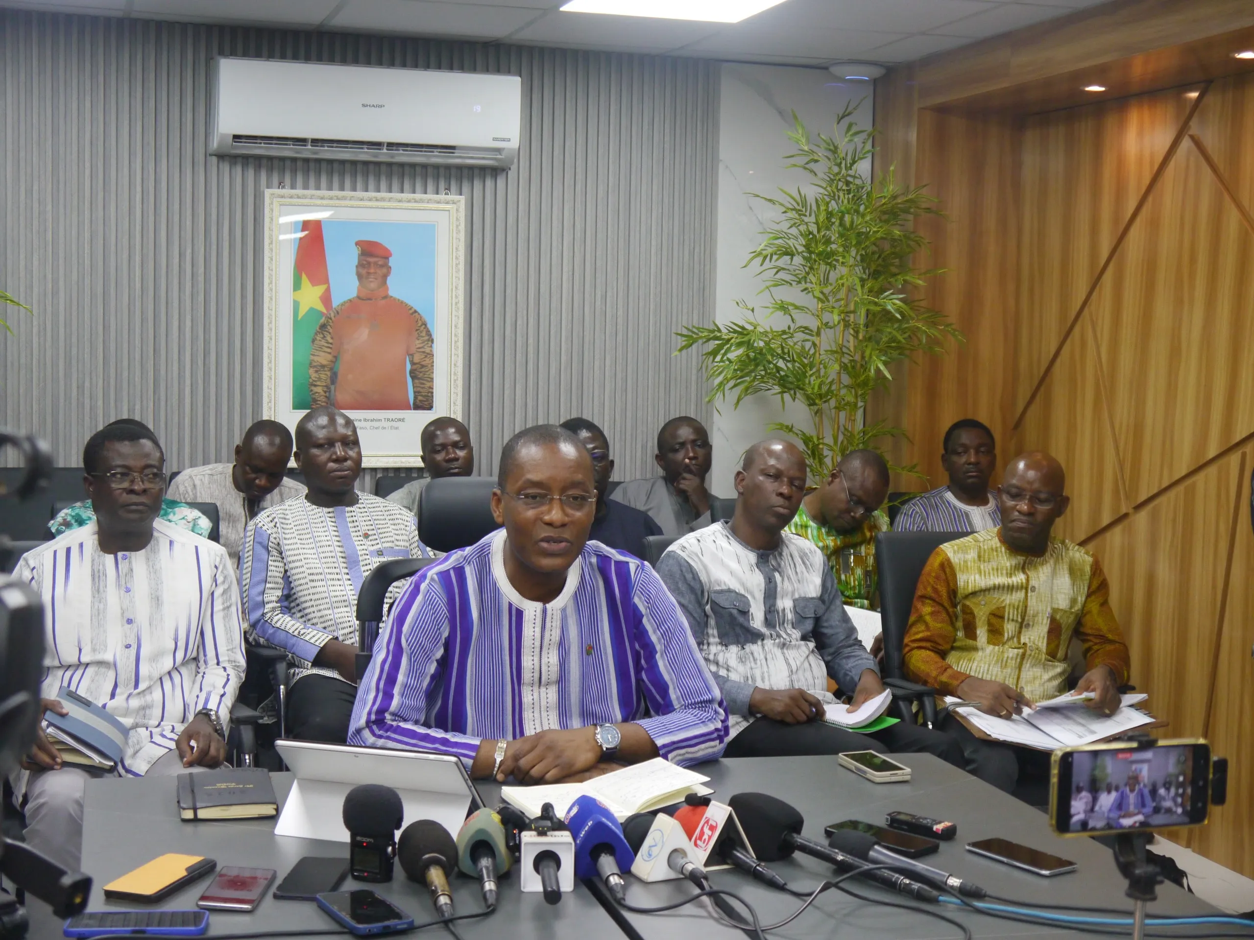 VIE CHERE AU BURKINA : LE GOUVERNEMENT PASSE A LA VITESSE SUPERIEURE CONTRE LES SPECULATEURS